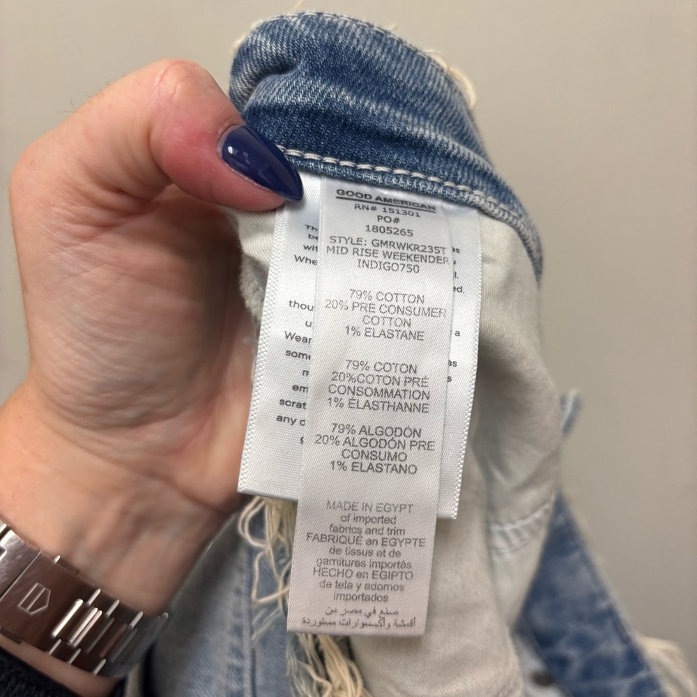 Good American Mid Rise Weekender Jeans - Picture 12 of 12